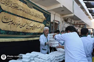 زائران حرم امامین عسکریین مهمان سفره امام رضا علیه&zwnj;السلام-2