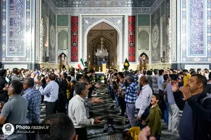 حال و هوای حرم مطهر رضوی در شب شهادت امام محمدباقر علیه السلام