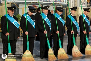 آیین تعویض شیفت دربانان بارگاه منور رضوی