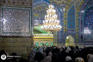 حال و هوای حرم مطهر رضوی در شب میلاد حضرت زینب سلام&zwnj;الله علیها