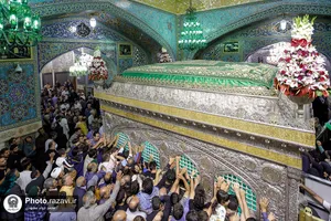 آیین تعویض پرچم گنبد و پوش ضریح مطهر حضرت رضا علیه&zwnj;السلام به مناسبت حلول ماه ربیع&zwnj;الاول