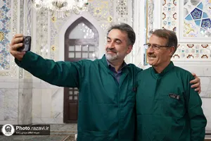 تشرف هنرمندان حوزه هنری انقلاب اسلامی به حرم مطهر رضوی