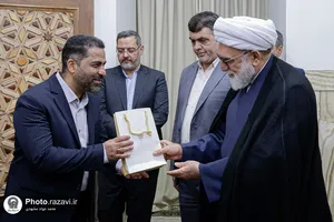دیدار کارکنان نمونه با تولیت آستان قدس رضوی