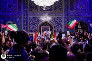 مرثیه سرایی و حماسه خوانی در جوار مزار رهبر شهید انقلاب
