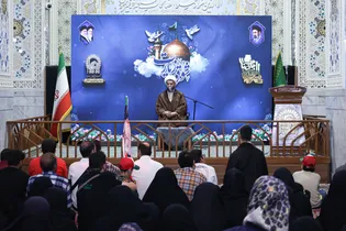 تشرف جمعی از روشن‌دلان و توان‌یابان به حرم مطهر رضوی