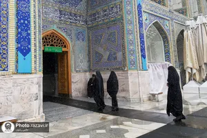 حال و هوای برفی در حرم مطهر رضوی