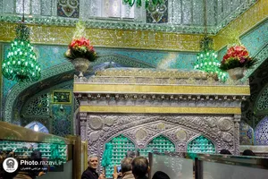 گل آرایی ضریح مطهر امام رضا (ع) به&zwnj;مناسبت اعیاد شعبانیه