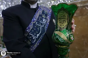 آئین تعویض سفره&zwnj;های عقد زوجین در حرم مطهر رضوی