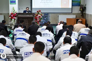 توزیع افطاری حرم مطهر رضوی به کارکنان پلیس راهور مشهد