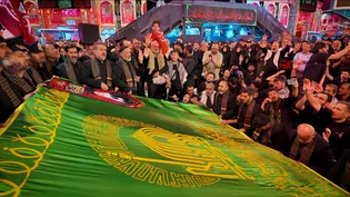 عزاداری خادمان امام رضا(ع) در قلب بین‌الحرمین، همزمان با شام اربعین حسینی