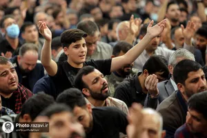 مناجات خوانی سحر&zwnj;گاهی حاج محمود کریمی در حرم مطهر رضوی