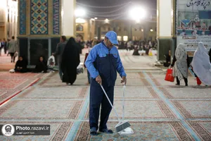 خدمت رسانی به زائران بارگاه منور رضوی در شب های قدر