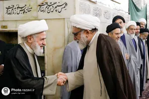 غبارروبی ضریح مطهر حضرت رضا(ع) در آستانه میلاد پیامبر اکرم(ص)