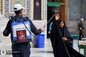 گلاب پاشی و عطر افشانی حرم مطهر رضوی