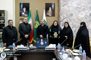 اهدای مدال قهرمانی کارینا کرمی به موزه آستان قدس رضوی