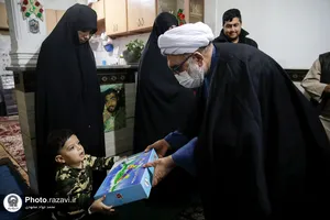 دیدار تولیت آستان قدس رضوی با خانواده شهدا در کرمان