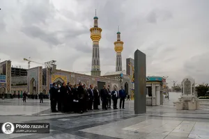 تشرف معاونین توسعه مدیریت و منابع استانداری&zwnj;های کشور به حرم مطهر رضوی