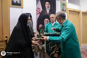 بازدید جمعی از پرستاران از بخش&zwnj;های مختلف حرم امام رضا علیه&zwnj;السلام
