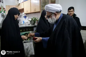 دیدار تولیت آستان قدس رضوی با خانواده شهدا در کرمان