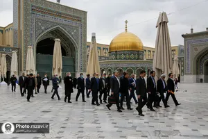 تشرف معاونین توسعه مدیریت و منابع استانداری&zwnj;های کشور به حرم مطهر رضوی
