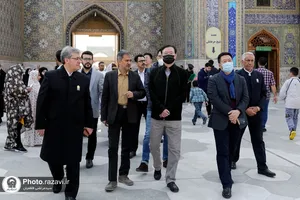 تشرف سفیر جمهوری خلق چین در ایران به حرم مطهر امام رضا(علیه&zwnj;السلام)