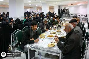 تشرف زائران حاشیه شهر مشهد به حرم مطهر رضوی