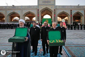 آیین تعویض پرچم حرم امام رضا علیه&zwnj;السلام در آستانه ماه ربیع&zwnj;الاول