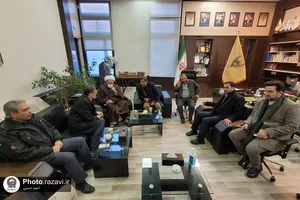 توزیع غذای متبرک مهمانسرای حضرت میان مسافران ایستگاه راه آهن مشهد
