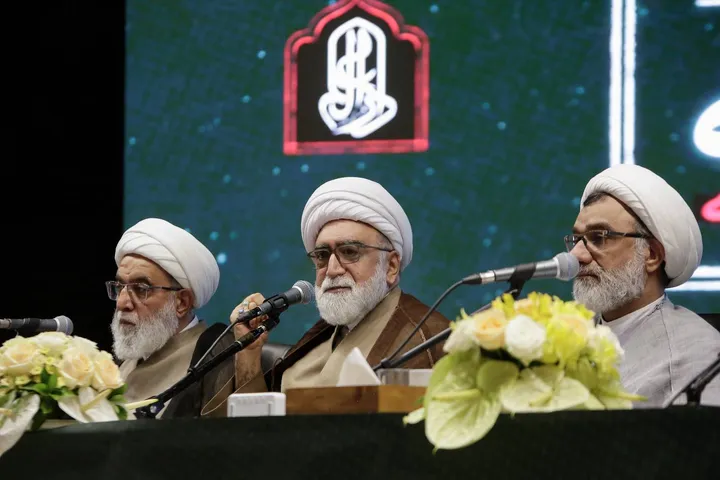 شجاعت مبارزاتی، فکری و علمی، شاخصه بارز رهبر شهید
