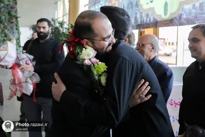 استقبال از علیرضا بیژنی، قاری و موذن بارگاه منور رضوی در بازگشت از مسابقات بین&zwnj;المللی قرآن کریم مالزی