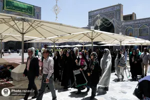 تشرف دانشجویان هنر دانشگاه تهران به حرم مطهر رضوی