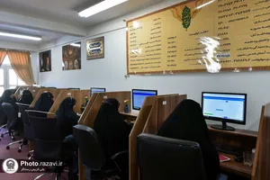پاسخگویی تلفنی مدیر توسعه وقف و مشارکت های اجتماعی آستان قدس رضوی به مخاطبان سامانه ١٣٨