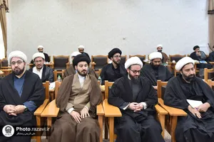 نشست صمیمی آیت الله آملی لاریجانی با طلاب مدرسه عالی فقاهت