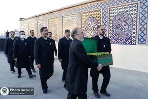 آیین تعویض پرچم گنبد و پوش ضریح مطهر حضرت رضا علیه&zwnj;السلام به مناسبت حلول ماه ربیع&zwnj;الاول
