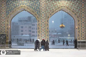 بارش برف در حرم مطهر رضوی