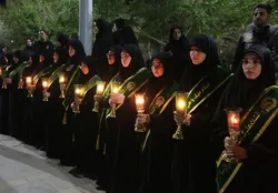 ادای احترام دختران خادم‌یار اصفهان به مقام ۸۰۰ شهید والامقام