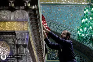 آیین تعویض پرچم گنبد و پوش ضریح مطهر حضرت رضا علیه&zwnj;السلام به مناسبت حلول ماه ربیع&zwnj;الاول