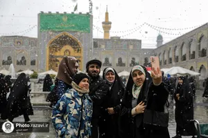 بارش برف در حرم مطهر رضوی