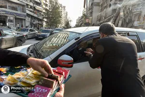 اهدای متبرکات حرم مطهر رضوی به مردم لبنان