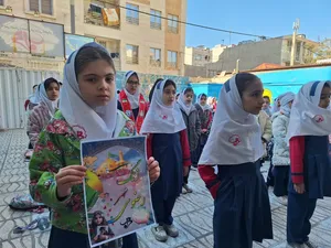 نواختن آخرین زنگ مهر رضوی در سال ۱۴۰۳ در ۳ شهر از استان مرکزی/ گزارش تصویری