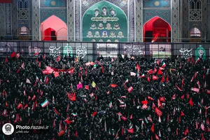 اقامه نماز بر پیکر مطهر رهبر شهید انقلاب در حرم مطهر رضوی