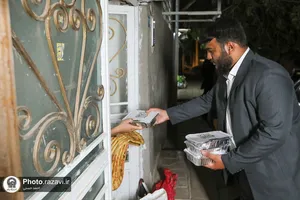 توزیع غذای گرم بین سیل زدگان منطقه طرق مشهد
