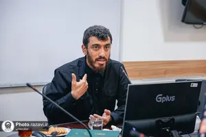 نشست صمیمی ادعیه&zwnj;خوانان و مداحان جوان حرم مطهر رضوی