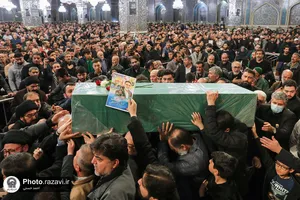 وداع زائران حرم رضوی با 5 شهید مدافع حرم در شام شهادت حضرت موسی بن جعفر علیه السلام