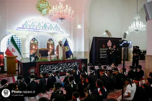 عزاداری نوجوانان اردو زبان در حرم مطهر رضوی