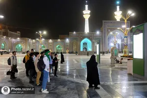اعتکاف 1000 دهه هشتادی در حرم مطهر رضوی
