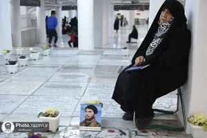آیین غبارروبی مزار شهدای مدفون در حرم مطهر رضوی-2