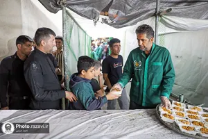خدمت&zwnj;رسانی موکب آذربایجانی&zwnj;ها به زائرین حضرت رضا(علیه&zwnj;السلام)