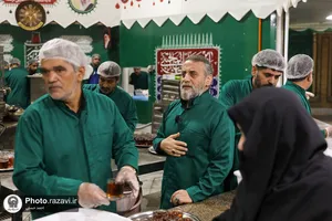توزیع ۶ هزار ساندویچ در شام شهادت امام جعفر صادق علیه السلام