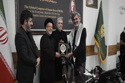 حیرت مسلمانان لندن از حماسه سازی مردم ایران در تشییع رهبر شهید